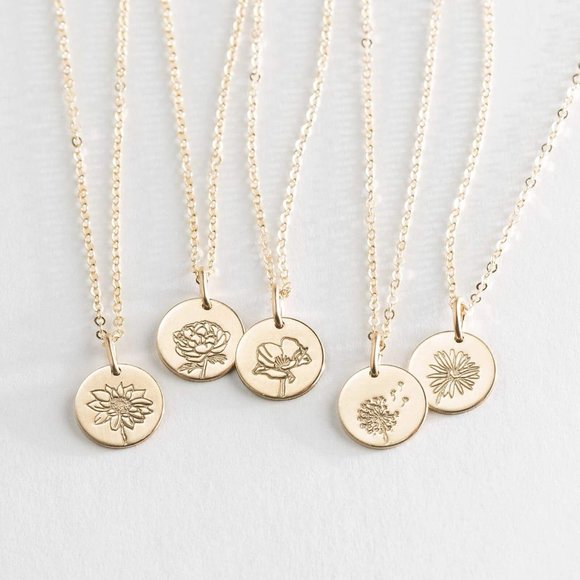 Sunflower Engraved Cute Floral Minimalist Necklace - Picture 16 of 16